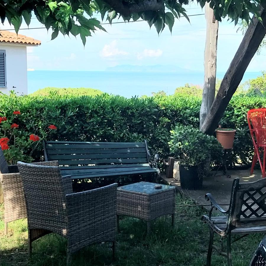Bed and Breakfast Chez Isabelle Luri Exterior foto